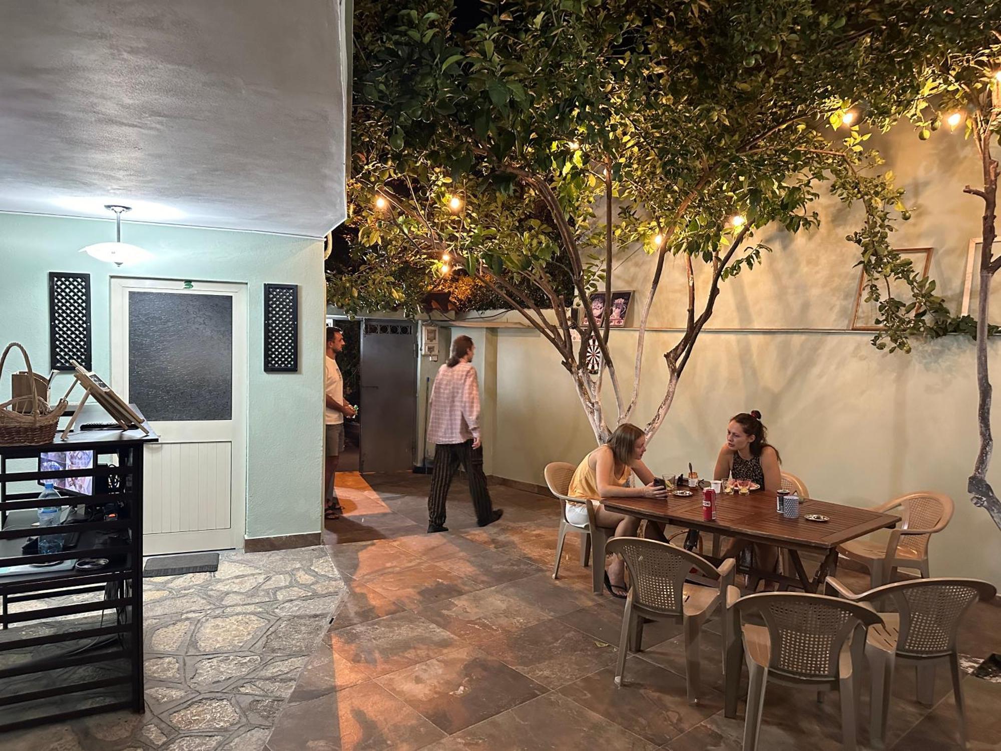 Tirana Lemon Breeze Hostel 外观 照片